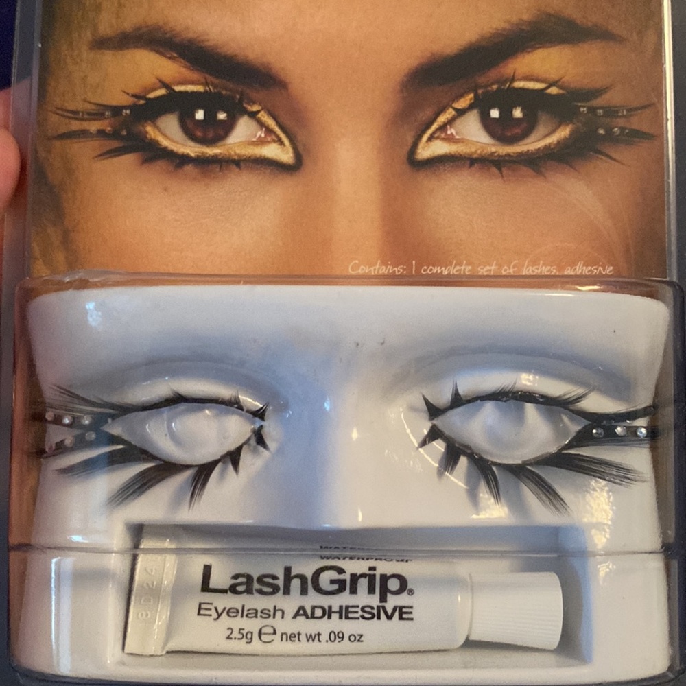 Fancy False Lashes bundle - Picture 5 of 10